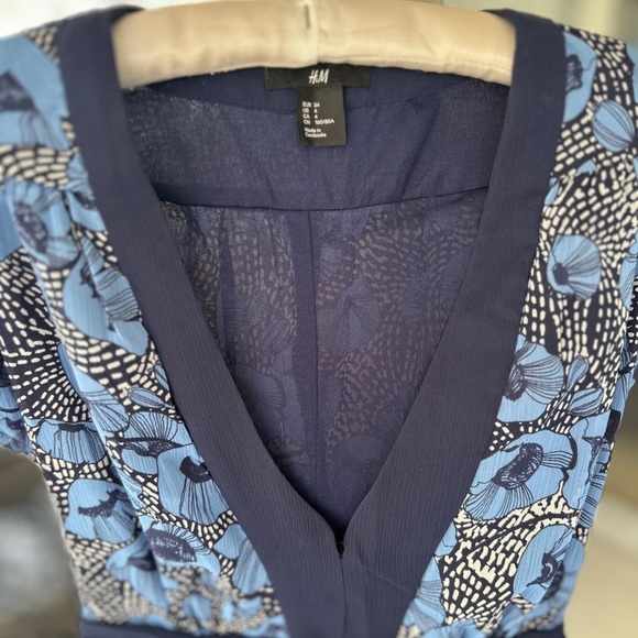 H&M Blue Midi Sundress with Plunge Neckline and Flutter Sleeves - Picture 2 of 3